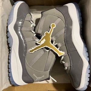 Jordan 11 Retro cool Grey - size 2Y